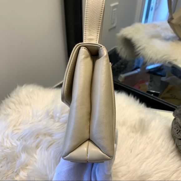 ❌SOLD❌Chanel vintage beige leather camellia mini handle Kelly bag - Picture 3 of 12